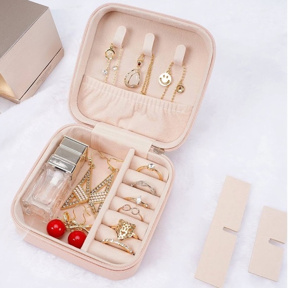 NWT Portable Travel Mini Jewelry Box Organizer Zip Case Storage Rings Earrings - Picture 2 of 6